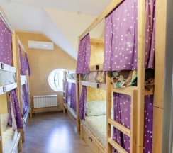 Кровать в общем номере (женский номер) в Чердак