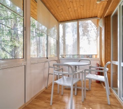 Коттедж с двумя спальнями в Салют