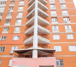 Апартаменты с балконом и с видом на город в Апартаменты Houseday рядом с дворцом молодежи