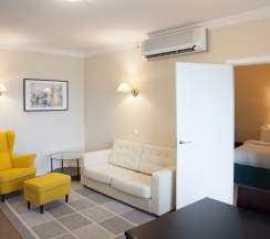 Люкс с двумя спальнями (Люкс) в Москва