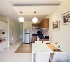 Апартаменты с балконом в The Lago Apartments by Tropiclook