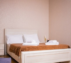 Стандарт 5-местный с двуспальной и односпальной кроватями и балконом в Джульетта