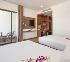 Номер Superior с видом на воду в Gold Plaza Hotel Da Nang