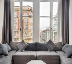 Апартаменты "DELUX C ЭРКЕРОМ" в F12 Apartments