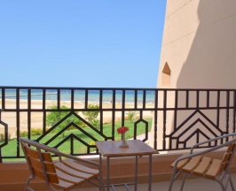 Двухместный номер Superior с видом на море двуспальная кровать в Jasmine Palace Resort & Spa