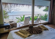 Вилла Deluxe с балконом и beachfront в Koh Jum Resort