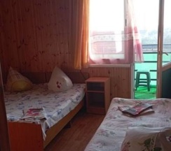 Трехместный Стандарт вид во двор частично на море (с балконом) в Диана