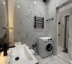 Современный пентхаус с панорамными окнами и террасой мечты, видом на море! в Как Дома 05