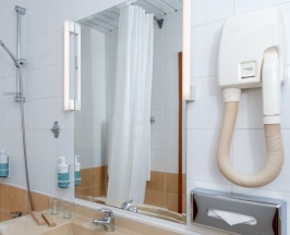 Номер Standard с двуспальной кроватью и софой в Novotel Москва Центр