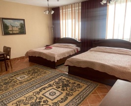 Номер стандарт с 2 двуспальными кроватями в Комплекс на Высоцкого