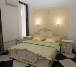 Номер стандарт бизнес с 1 двуспальной кроватью в Barocco Lv Hotel