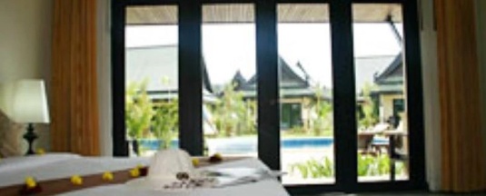 Двухместный номер с видом на бассейн двуспальная кровать в Airport Resort Phuket