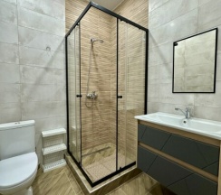 Просторная Двушка в центре. в Как Дома 05