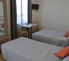 Трёхместный номер Standard в Hôtel Castel Mistral