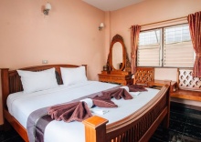 Номер Superior c 1 комнатой с балконом в Noble Night Guesthouse Kanchanaburi