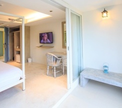 Номер Deluxe с балконом и с частичным видом на море в De Pastel Hotel