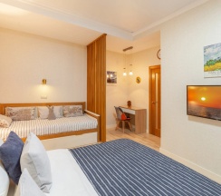Апартаменты с балконом и с красивым видом из окна в RentPlaza