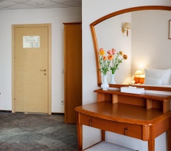 Делюкс с балконом и видом на парк в Вознесенский