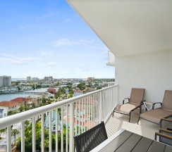 Номер Standard с 2 комнатами с балконом и с видом на океан в Terrace at Pelican Beach Resort by Panhandle Getaways