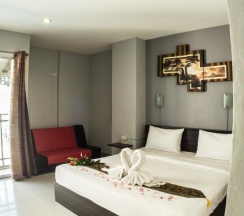 Двухместный номер двуспальная кровать в Holiday Home Patong