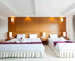 Трёхместный номер Family с балконом в Rawai Princess Hotel