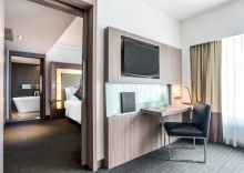 Двухместный люкс Deluxe двуспальная кровать в Hilton Garden Inn Bangkok Silom