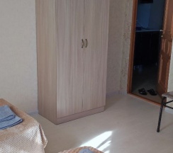 Трехместный номер с двуспальной и односпальной кроватями в Диана