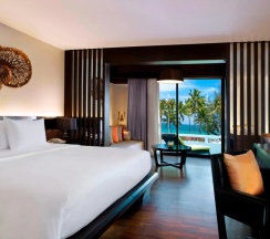 Двухместный полулюкс с видом на океан двуспальная кровать в Le Meridien Phuket Beach Resort