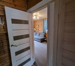 Дом у камня в Black fox