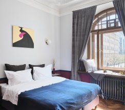 Arqué. Большая комната с видом на Невский в Sands Rooms