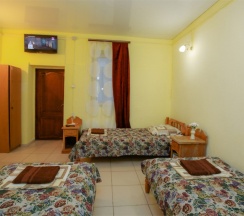 Стандартный 3х местный номер 2 этаж в Green oasis Vavilon