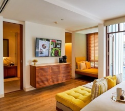 Люкс с балконом в Let's Sea Hua Hin Al Fresco Resort