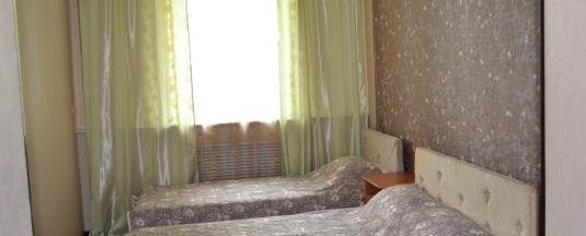 Номер эконом с 1 односпальной и 1 двуспальной кроватью в Аэрополис