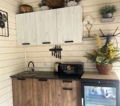 Двухместный коттедж с 2 комнатами с балконом двуспальная кровать в Yley glamping