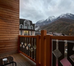 Эксклюзивный люкс с панорамным видом на горы в Wood House