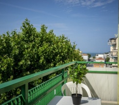 Трёхместный номер Standard с балконом в Hotel Mamy