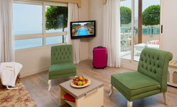 Двухместный полулюкс Cadim двуспальная кровать в Herods Palace Hotel