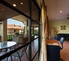 Коттедж с 3 комнатами в Sea Breeze House