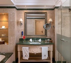 Семейный люкс в Aphrodite Hills Hotel