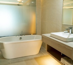 Двухместный номер Deluxe с видом на бассейн двуспальная кровать в Amora Beach Resort Phuket