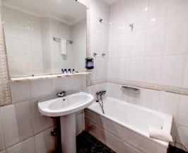 Трёхместный номер Standard в Hotel Monasterio Granada - Adults Only