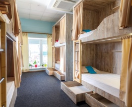 Спальное место в женском 10 местном номере в Nice Hostel