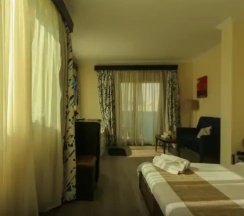Люкс Executive с видом на пирамиды и джакузи в Pyramid Edge Hotel & Exclusive Pyramids View Rooftop