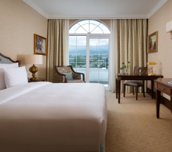 Люкс Deluxe с балконом и с красивым видом из окна в Rixos Almaty