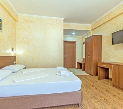 Семейный  с балконом  видом на море и бассейн в Aqualife