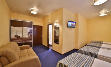 Эконом четырехместный /  Economy room QDPL в Heliopark Cruise
