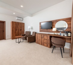 Двухкомнатный Сюит на 1 этаже с террасой Дом №5 в Лесная заимка