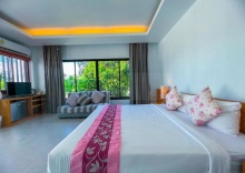 Двухместный номер Deluxe с видом на море двуспальная кровать в White Sand Halal House Krabi