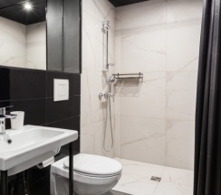 Двухуровневая студия с двумя двуспальными кроватями в Greenfeel Smolensk