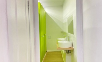 Место в десятиместном мужском номере в City Centre Hostel